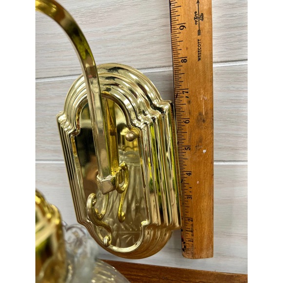 Vintage Brass Hollywood Wall Sconce Light with Scalloped Glass Shade - Picture 9 of 10